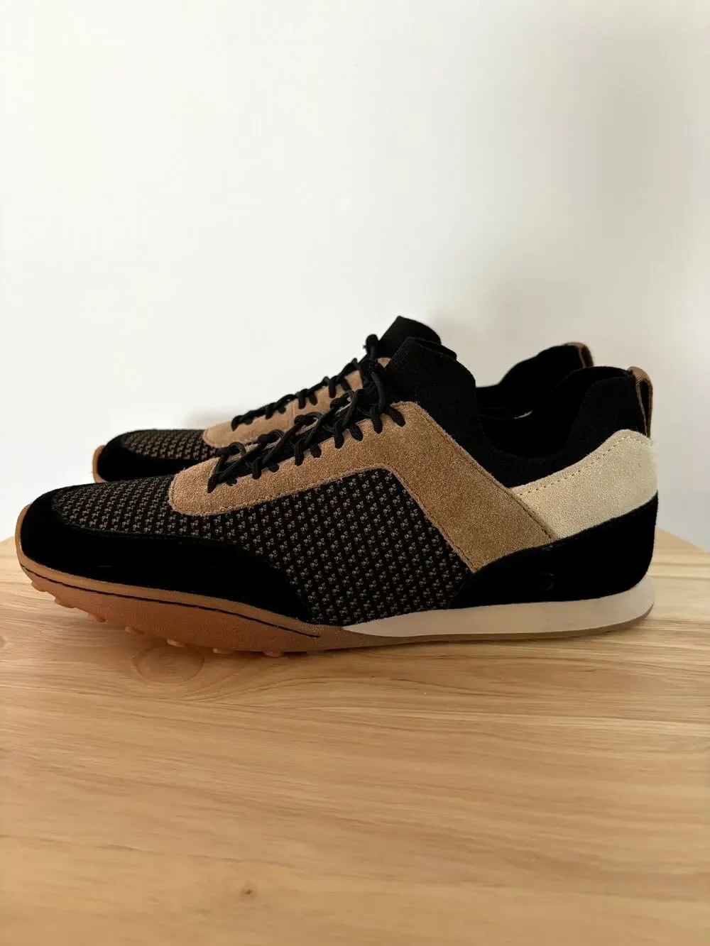 Börn Aire Black Combo Knit & Suede Slip-On Bungee Sneakers (NWOB) Size 8